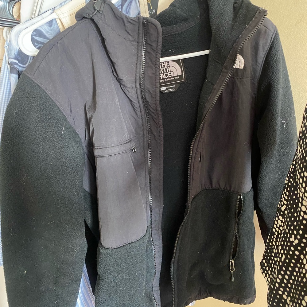 Large Northface black jacket zip up